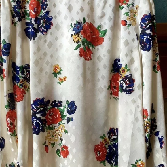 Tory Burch Silk Bow blouse size 4, NWT - Picture 4 of 4